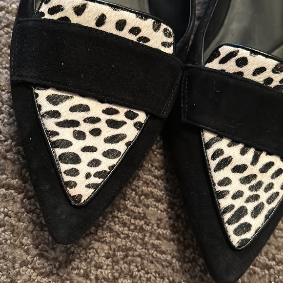 Clarks Laina Women’s Animal Print Slip on Loafers - Picture 2 of 5